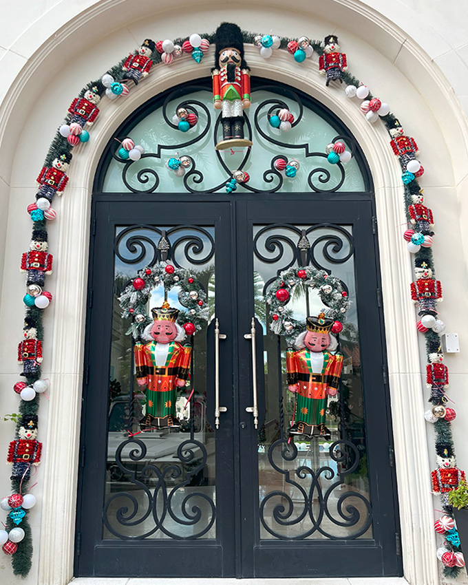 custom holiday decorating service in fort lauderdale